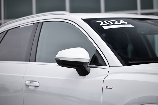 Used 2024 Audi Q3 2.0T Premium Plus AWD/4WD image 3