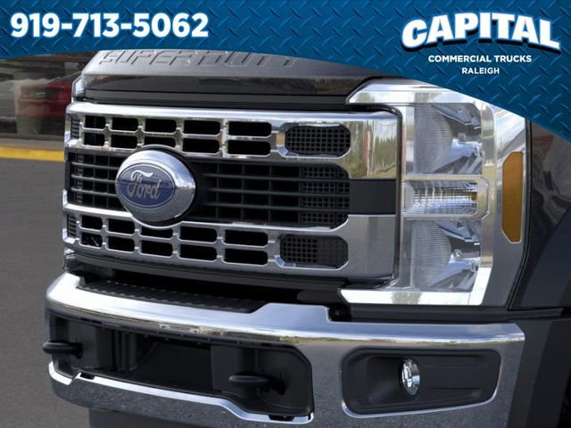 New 2026 Ford F550 4x4 Crew Cab image 17