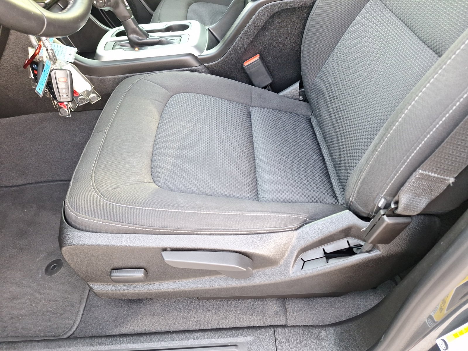 Used 2020 Chevrolet Colorado LT w/ Safety Package RWD image 17