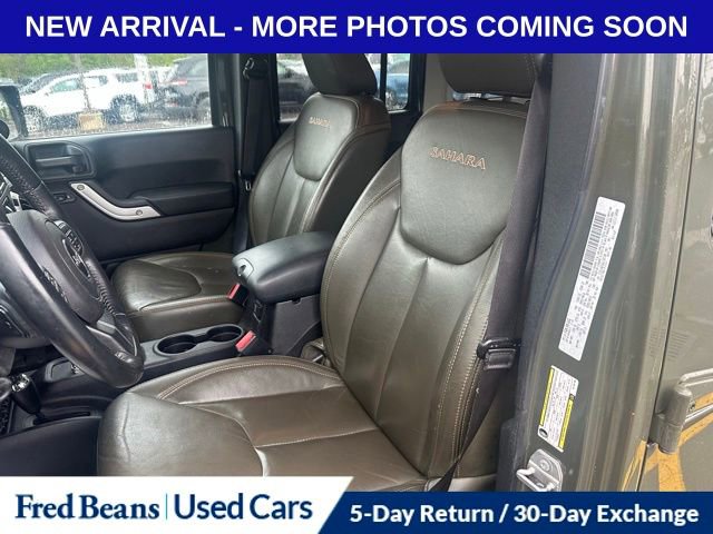 Used 2016 Jeep Wrangler Unlimited Sahara w/ Dual Top Group AWD/4WD image 8