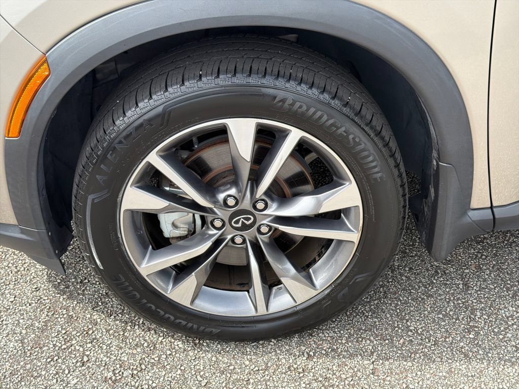 Used 2023 INFINITI QX60 Luxe w/ Cargo Package FWD image 11