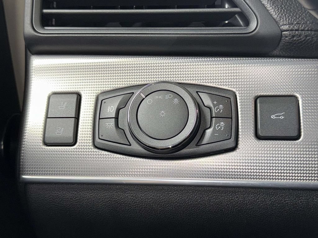 Used 2014 Lincoln MKX AWD w/ Equipment Group 102A image 28