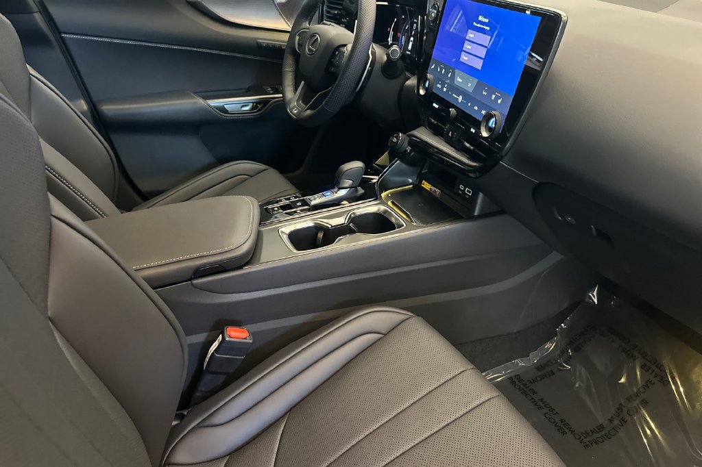 New 2026 Lexus NX 350h F Sport AWD/4WD image 16