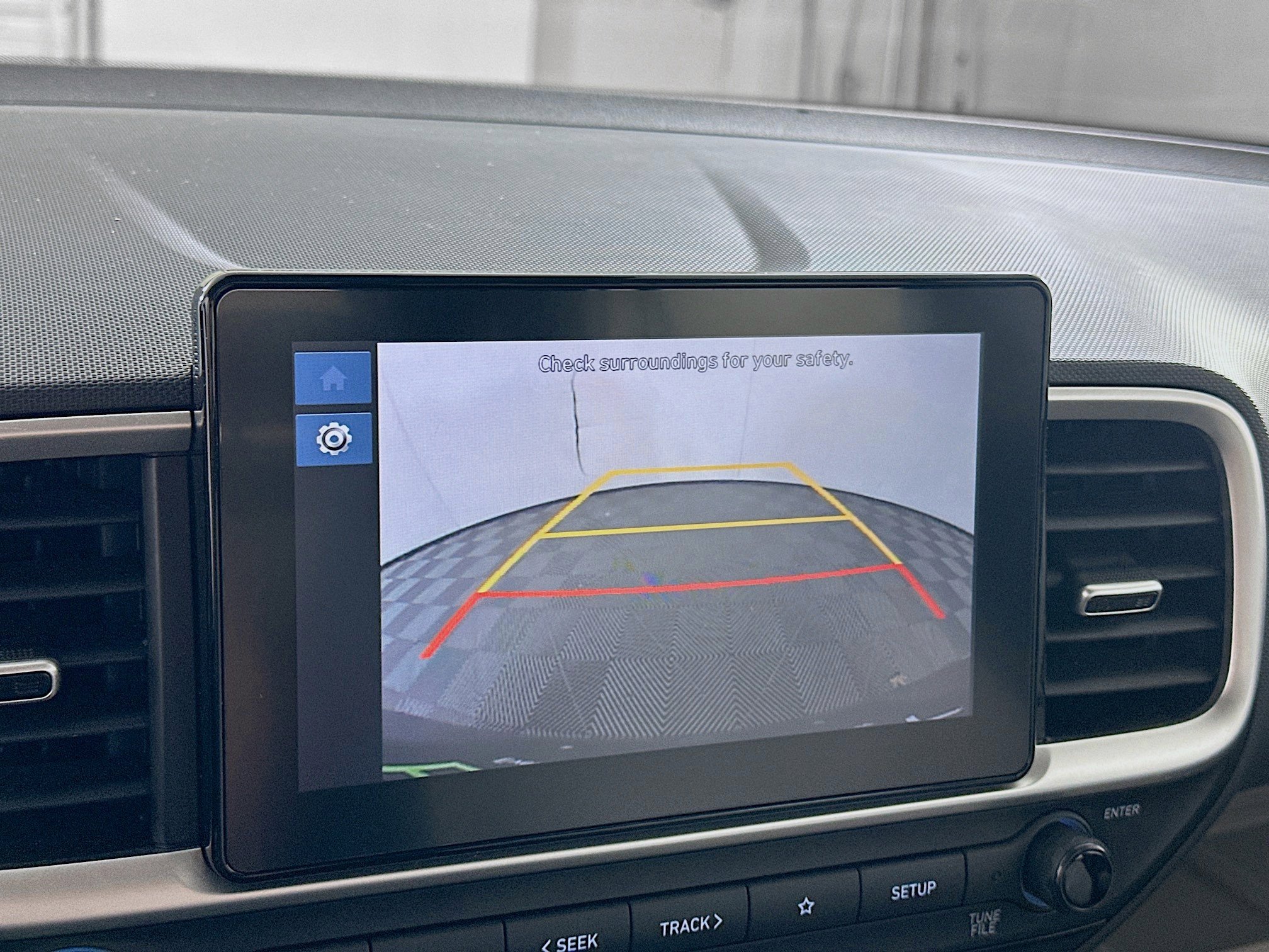 Used 2025 Hyundai Venue SEL FWD image 22