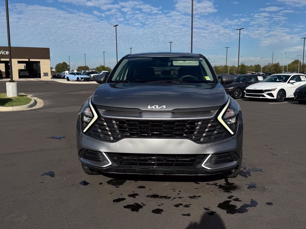 Used 2023 Kia Sportage LX FWD image 2