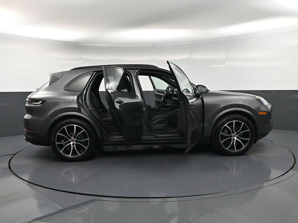 Certified 2026 Porsche Cayenne AWD/4WD image 34