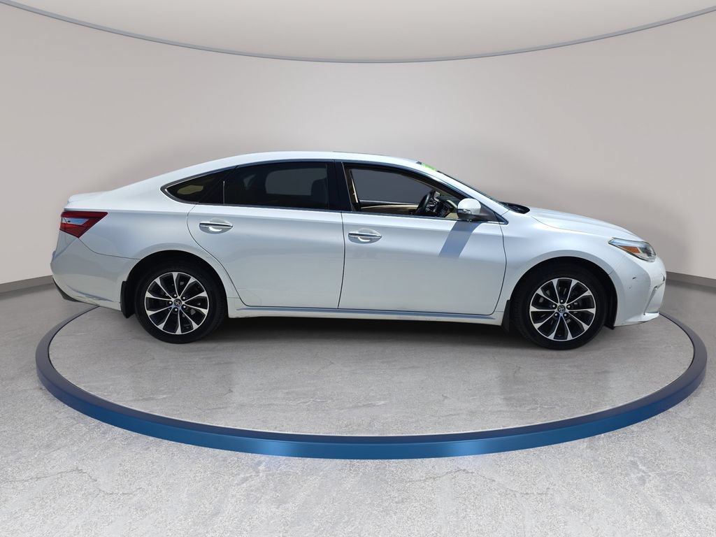 Used 2016 Toyota Avalon Limited FWD image 5