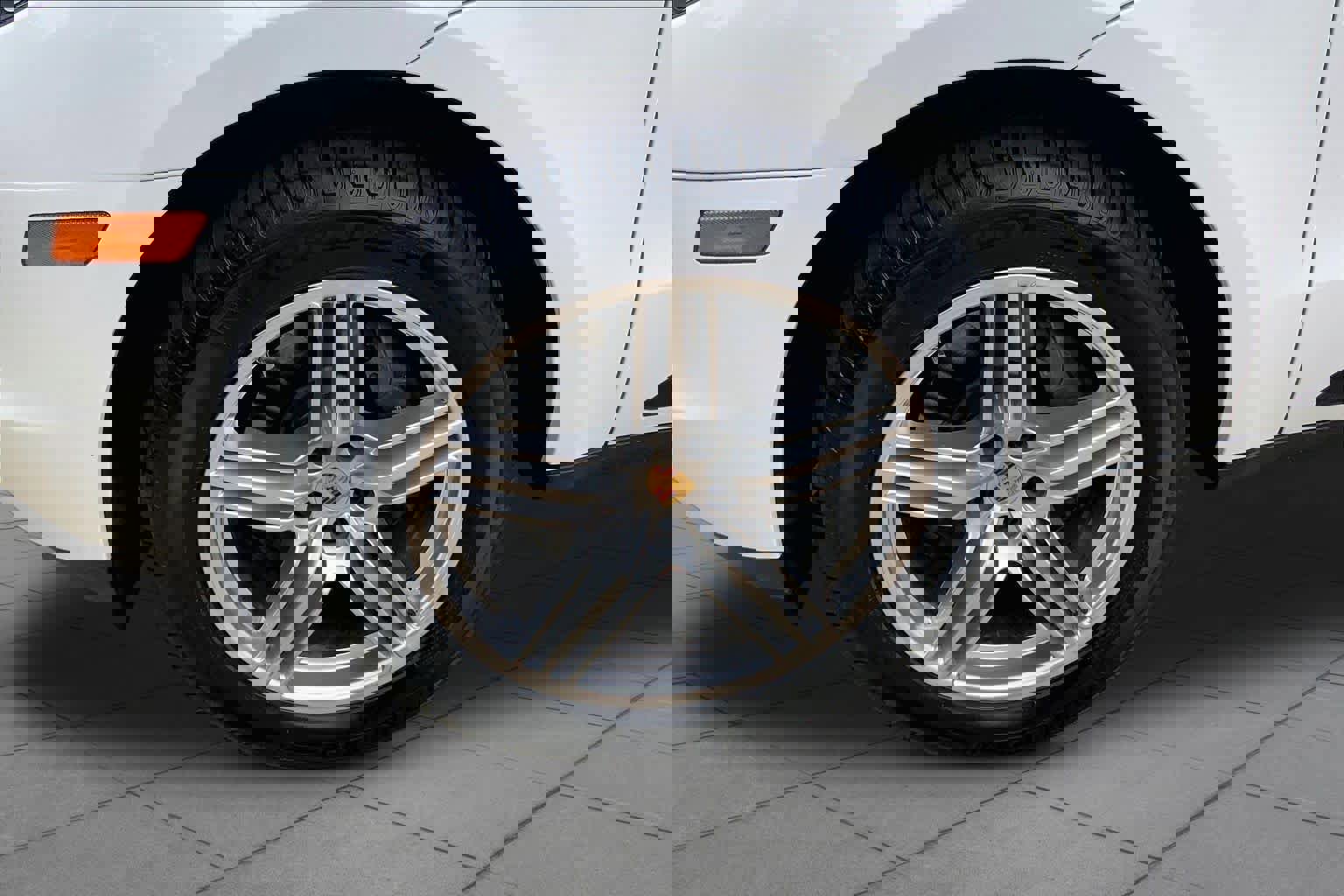 Used 2018 Porsche Macan AWD/4WD image 10