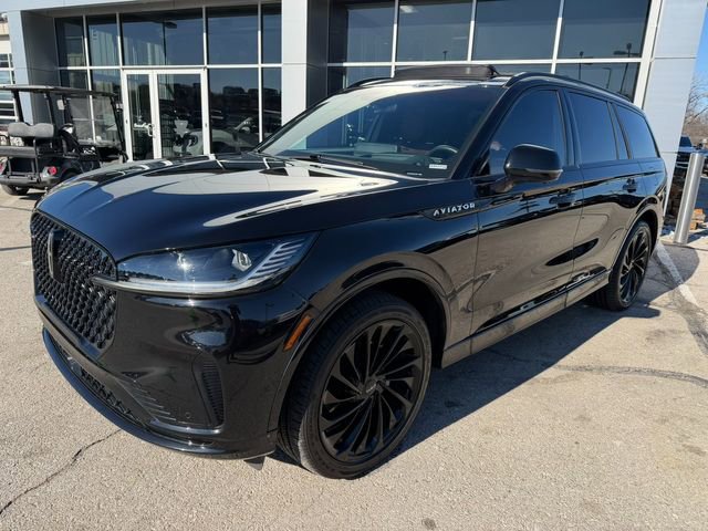 Used 2025 Lincoln Aviator Reserve w/ Equipment Group 201A image 3