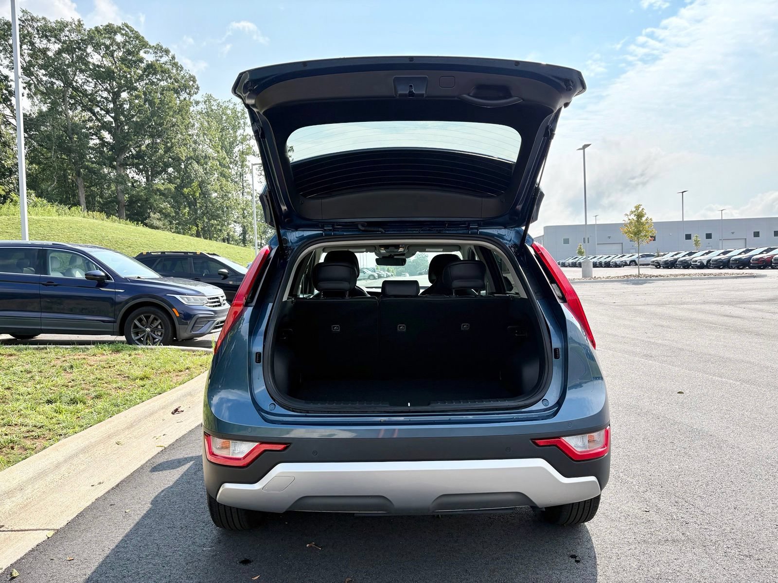 Used 2025 Kia Niro EX FWD image 11
