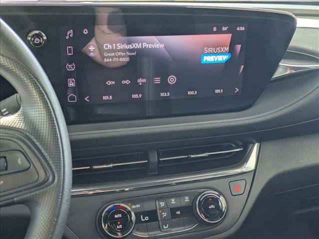 Used 2025 Buick Envista Preferred image 13