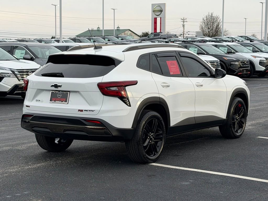 Used 2025 Chevrolet Trax ACTIV w/ Sunroof Package image 5