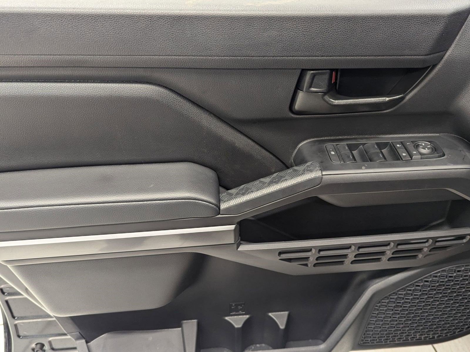 New 2025 Toyota Tacoma SR image 10