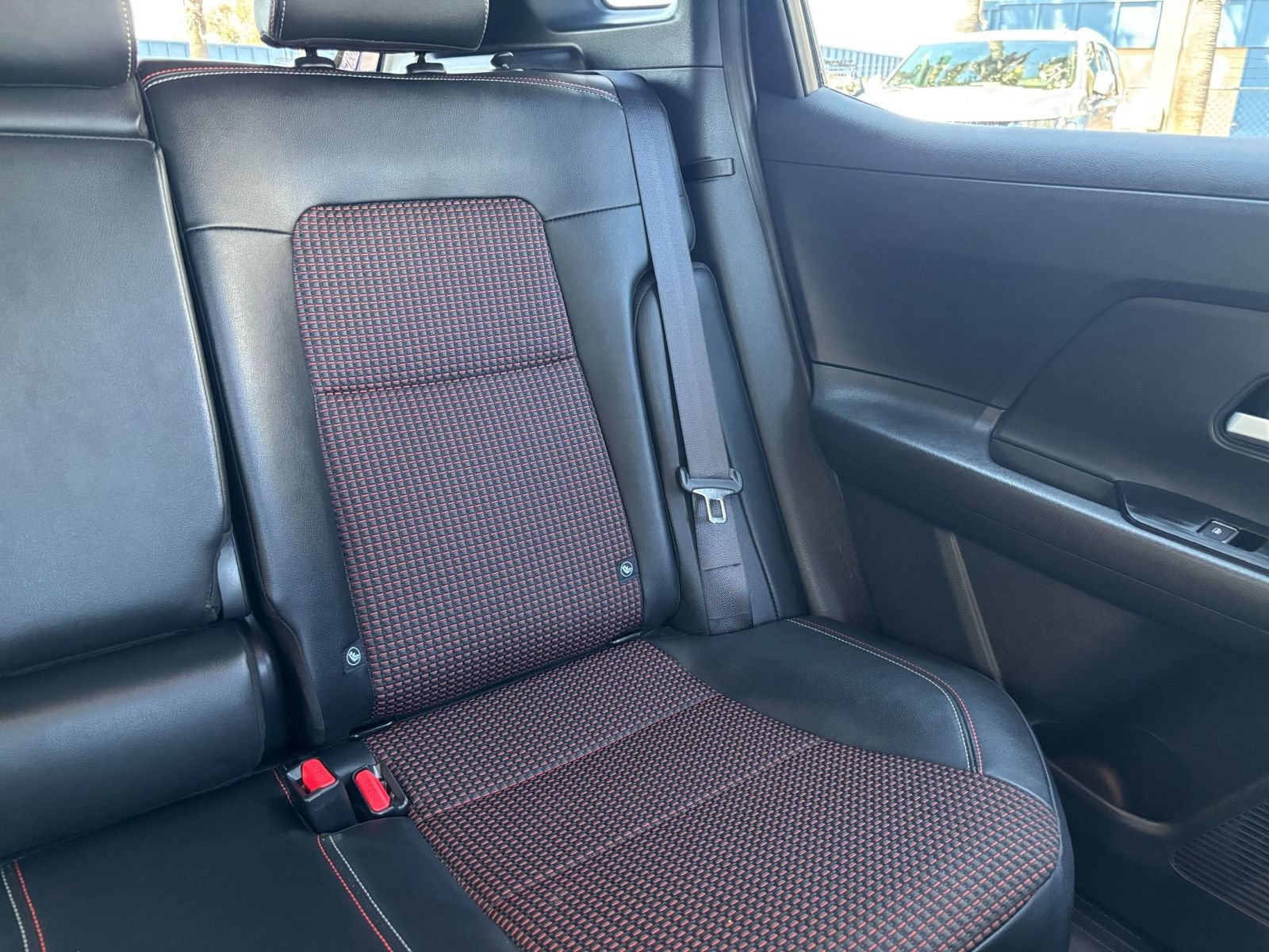 Used 2026 Nissan Kicks SR FWD image 35