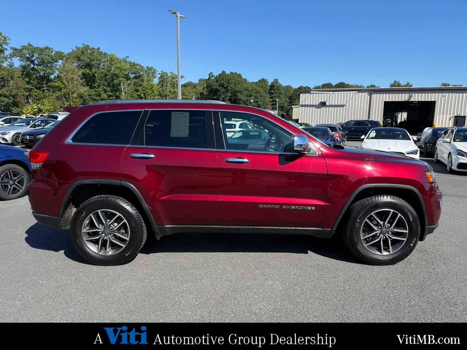 Used 2019 Jeep Grand Cherokee Limited AWD/4WD image 9