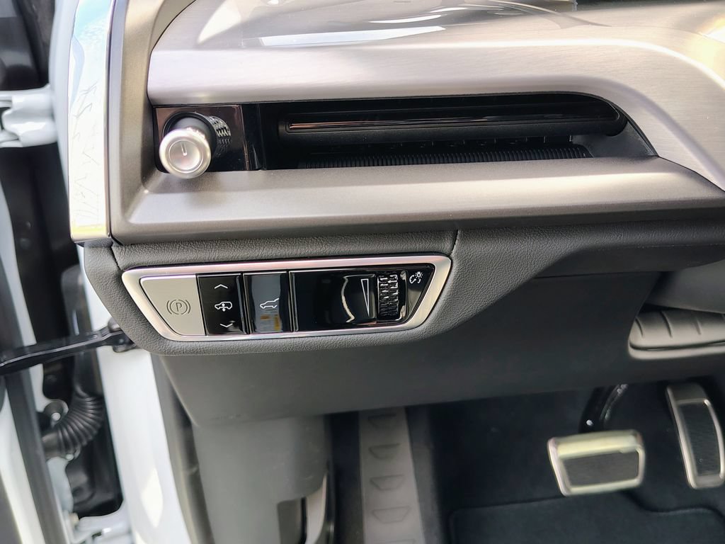 New 2027 Cadillac Vistiq Premium Luxury AWD/4WD image 21