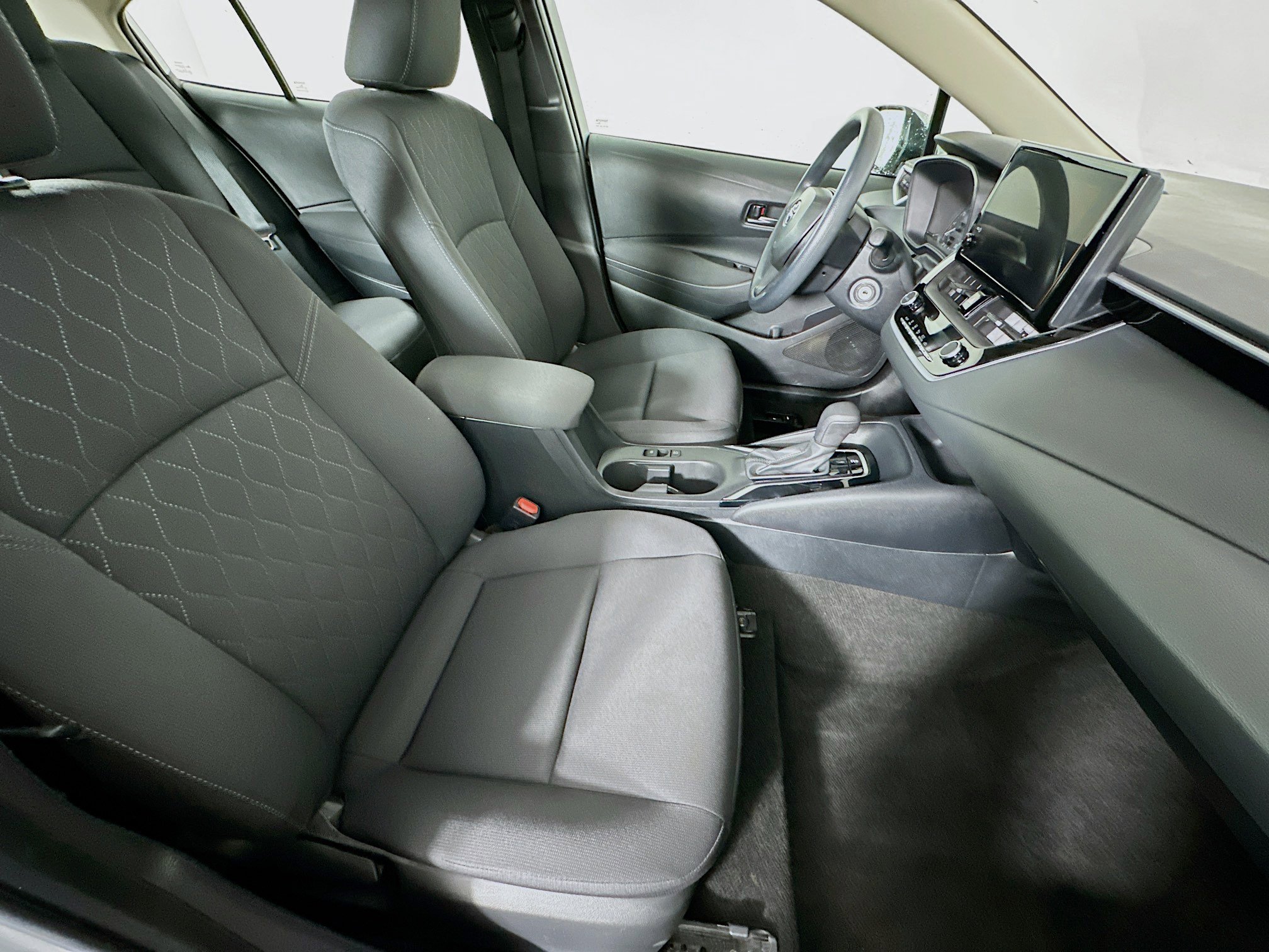 Used 2024 Toyota Corolla LE image 29