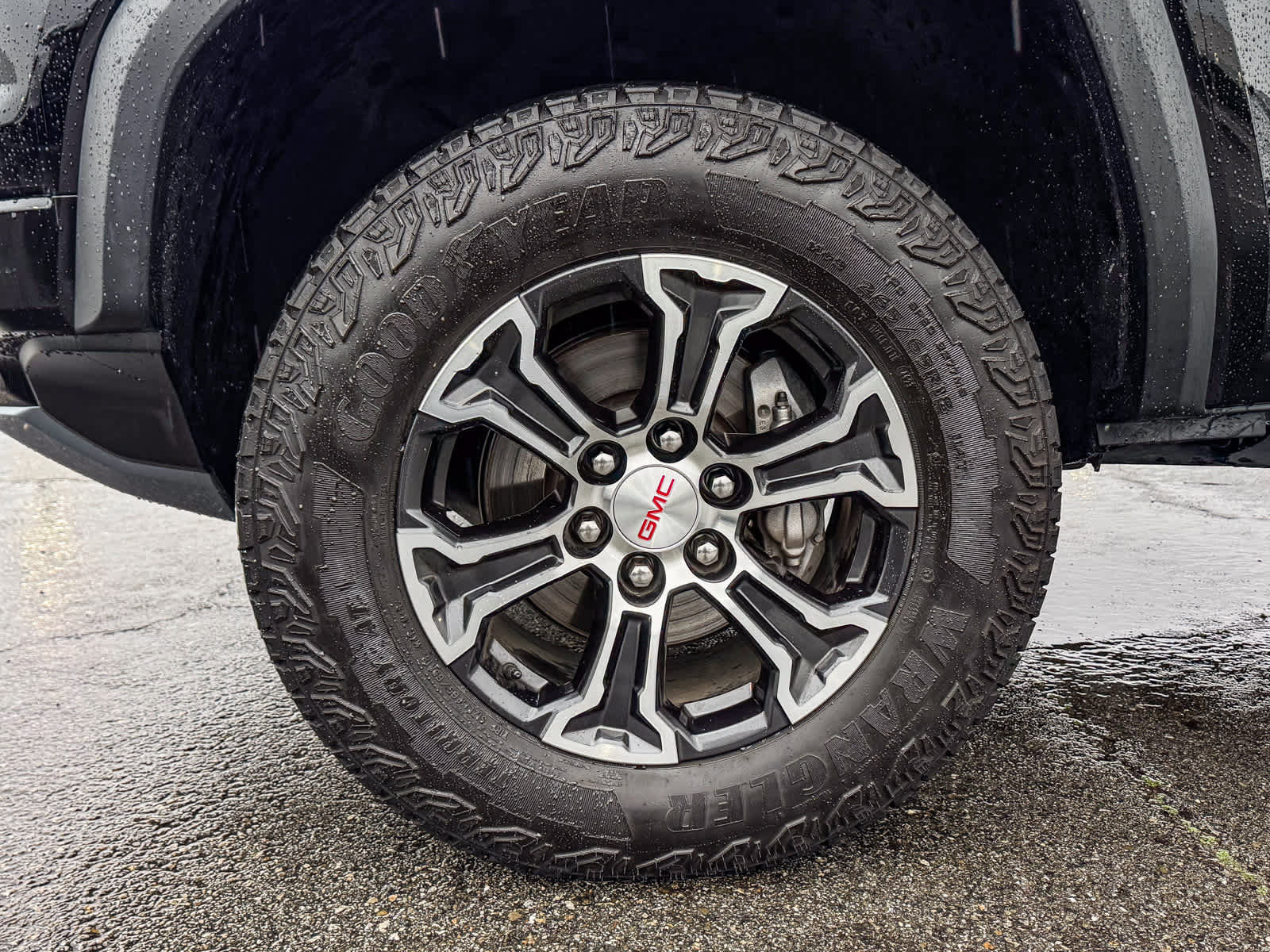 Used 2023 GMC Canyon AT4 image 11