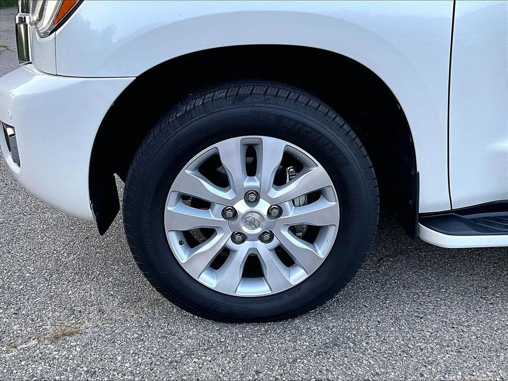 Used 2018 Toyota Sequoia Platinum AWD/4WD image 7