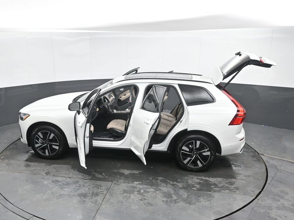New 2026 Volvo XC60 B5 Plus w/ Protection Package Premier AWD/4WD image 48
