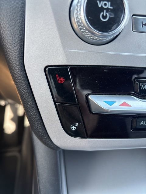 Used 2023 Ford Explorer XLT w/ Equipment Group 202A image 14