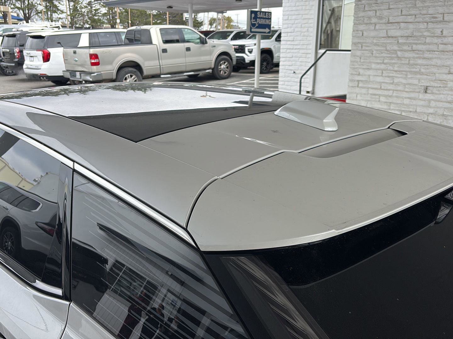 Used 2025 Cadillac Optiq Luxury 1 image 22