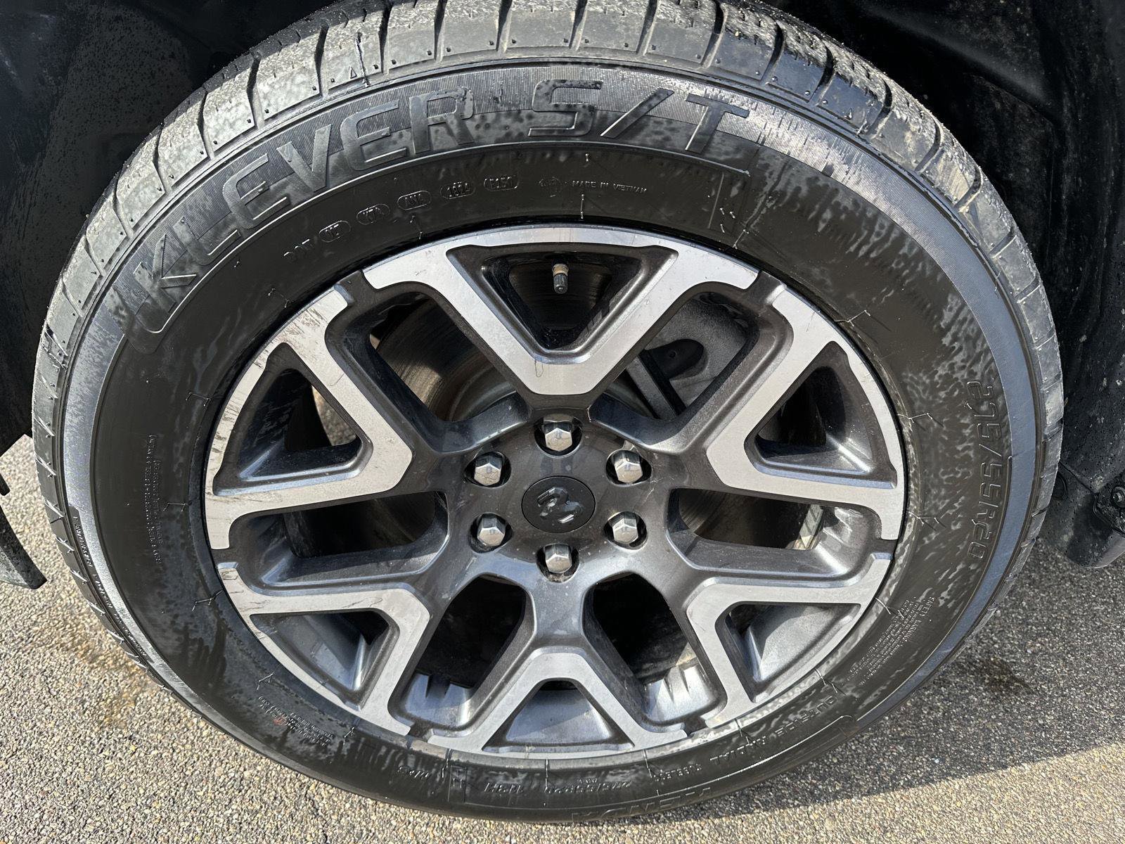 Used 2025 RAM 1500 Laramie image 11