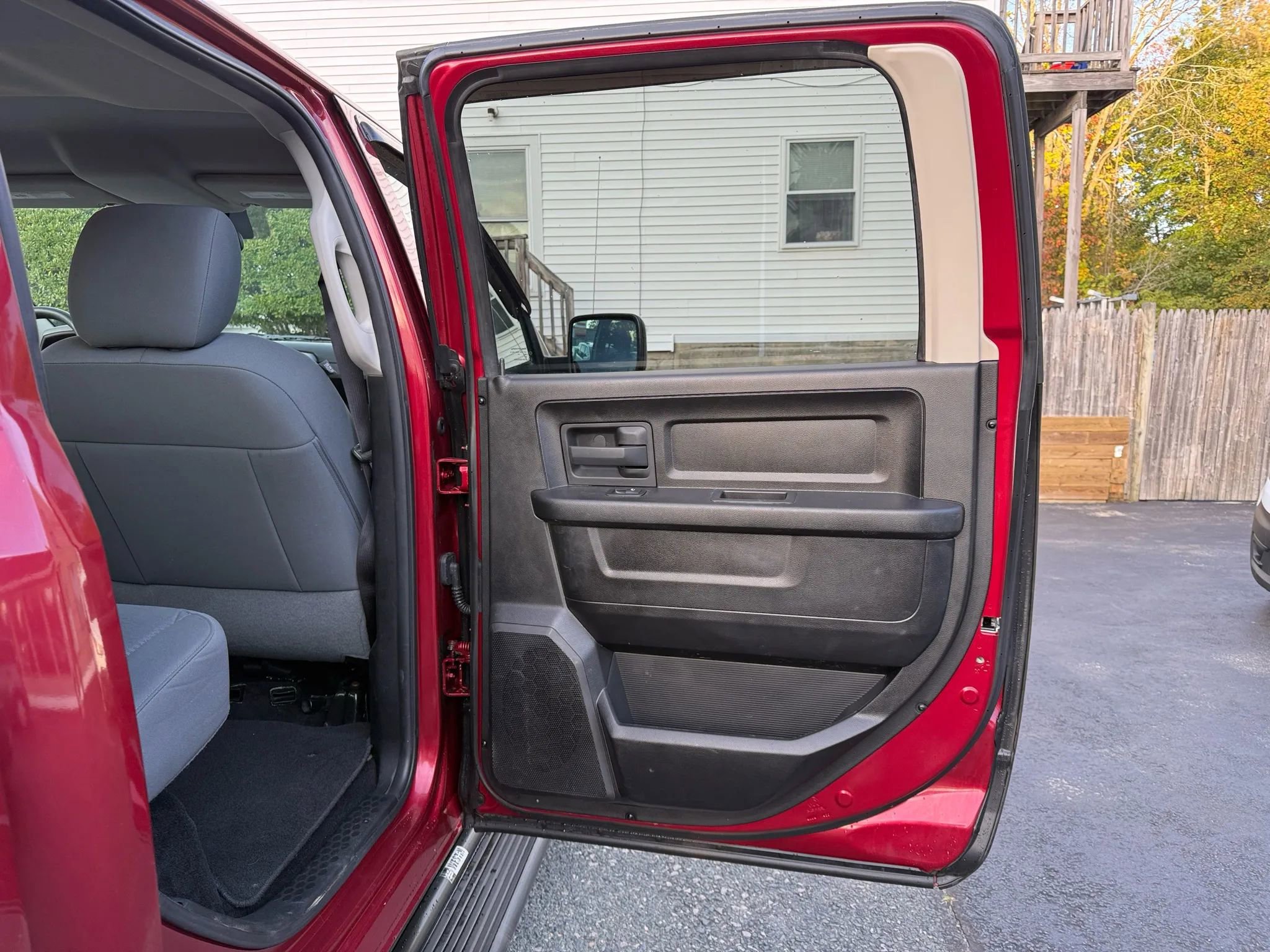 Used 2015 RAM 1500 Express image 17