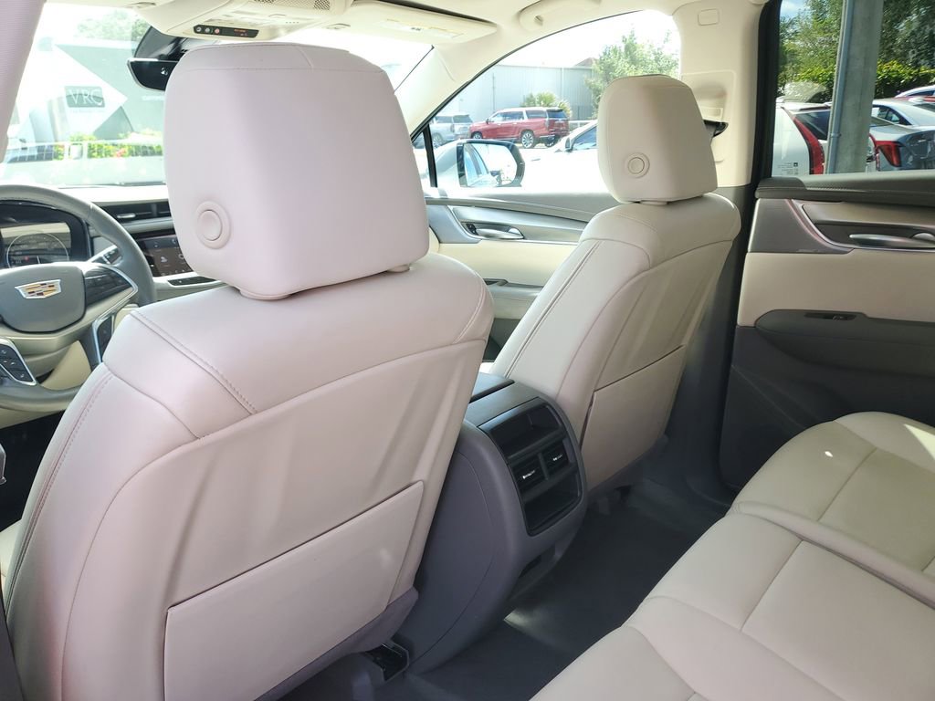 Certified 2024 Cadillac XT5 Premium Luxury w/ Technology Package FWD image 14