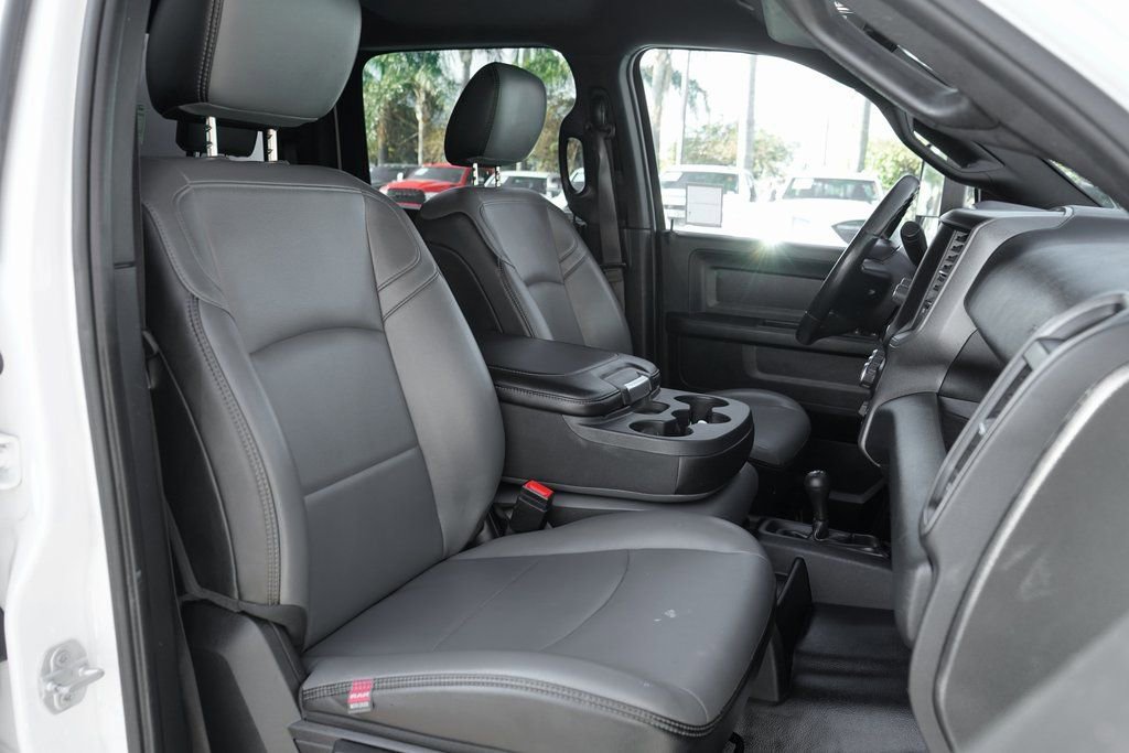 Used 2022 RAM 5500 Tradesman w/ Chrome Appearance Group image 40