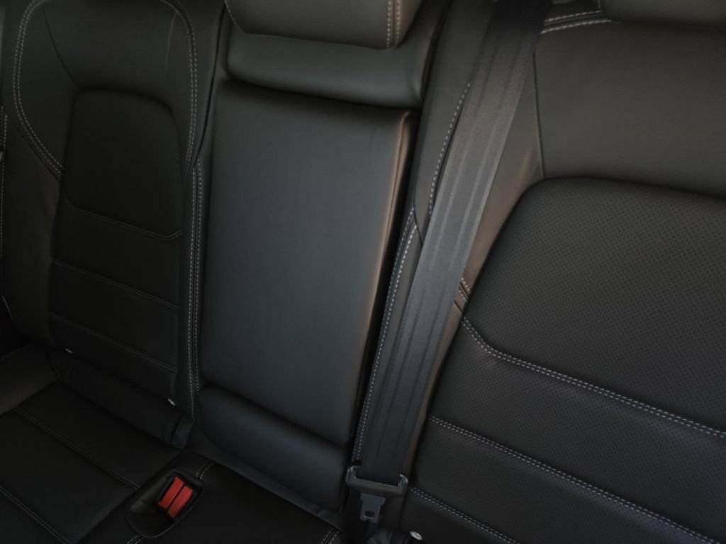 New 2025 MAZDA CX-5 Signature image 17