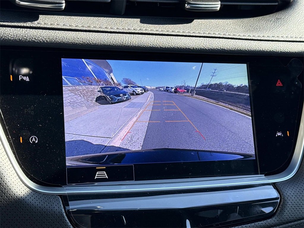 Used 2025 Cadillac XT6 Luxury image 23