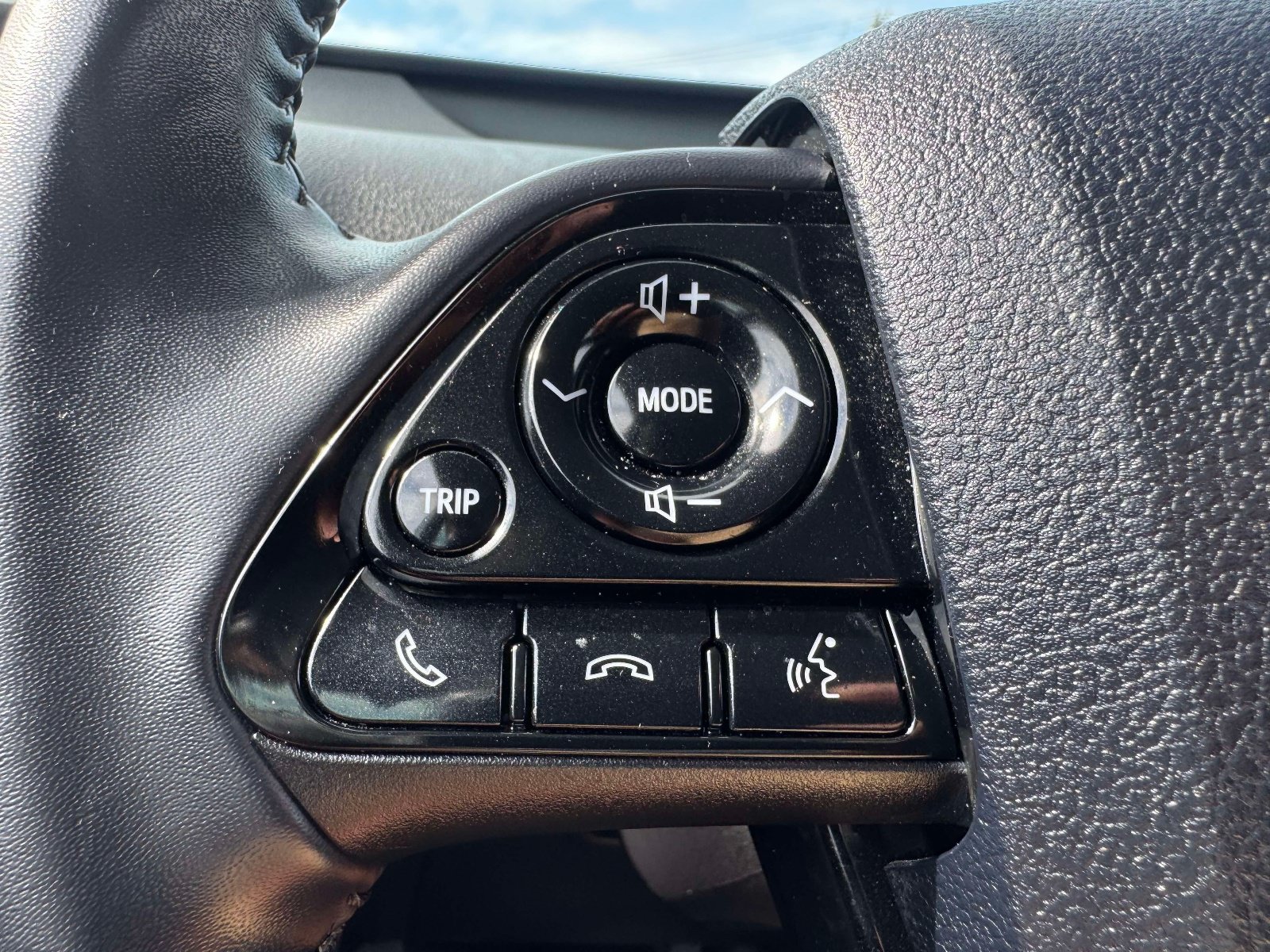 Certified 2021 Toyota Prius Prime Limited FWD image 34