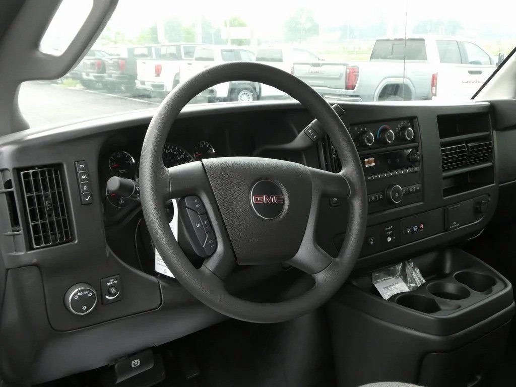New 2025 GMC Savana 2500 w/ Driver Convenience Package image 33