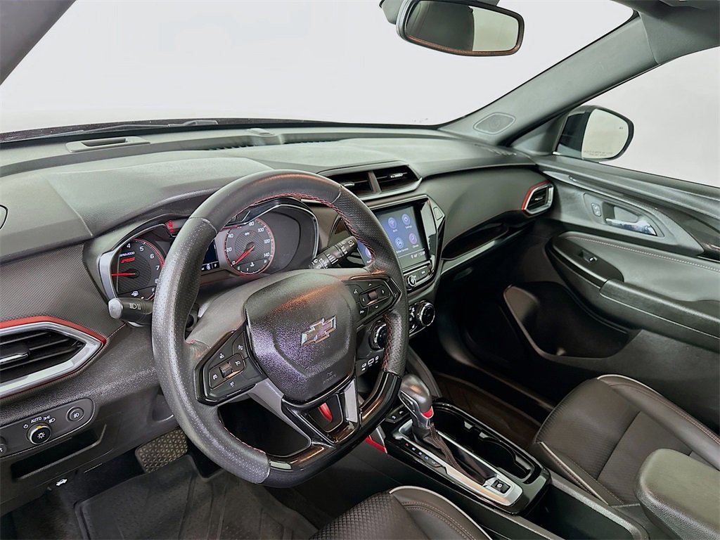 Used 2021 Chevrolet TrailBlazer RS w/ Sun and Liftgate Package image 10