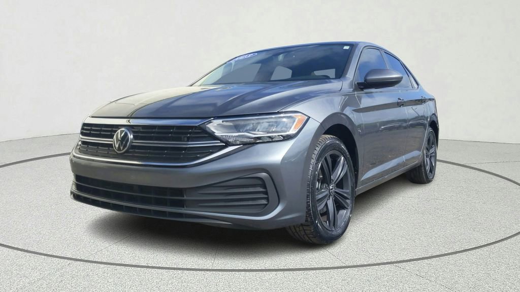 Used 2023 Volkswagen Jetta SE image 3