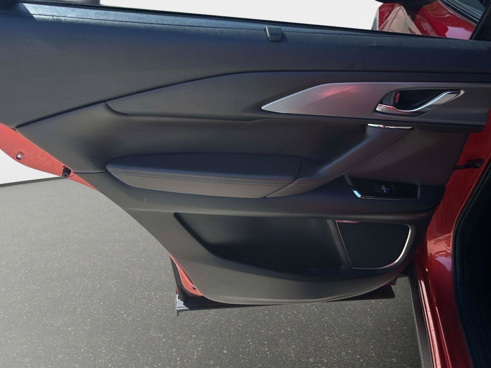 Used 2023 MAZDA CX-9 Signature image 12