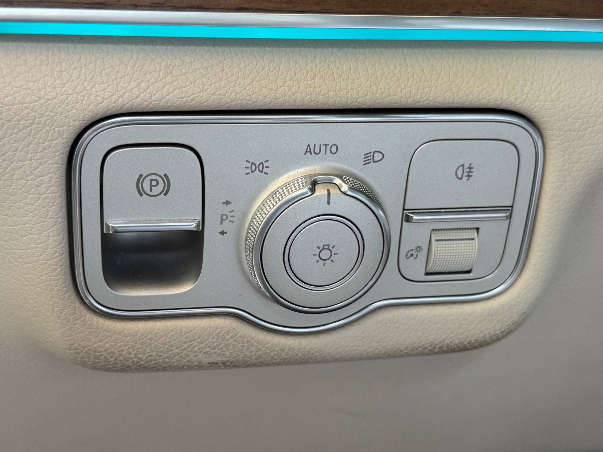 Used 2022 Mercedes-Benz GLS 450 4MATIC image 16