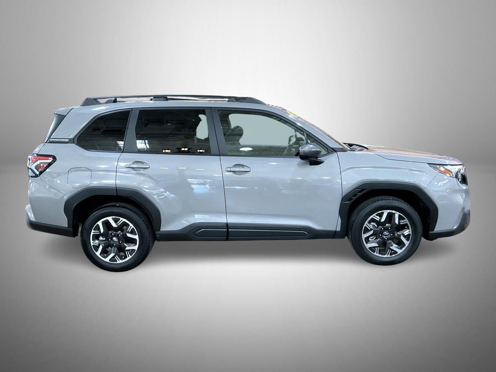 Used 2025 Subaru Forester Premium image 4