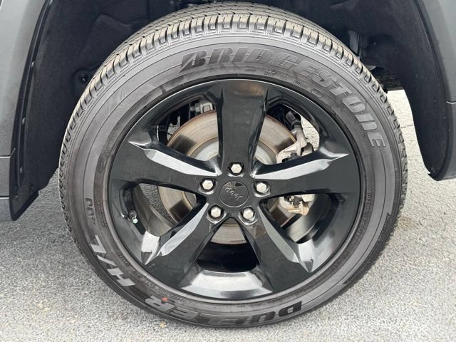 Used 2025 Jeep Grand Cherokee L Altitude AWD/4WD image 6