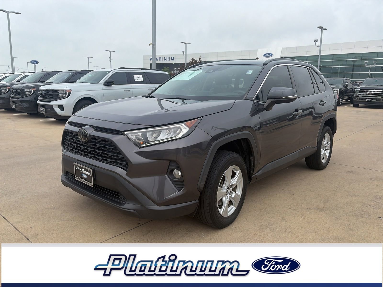 Used 2019 Toyota RAV4 XLE FWD image 1