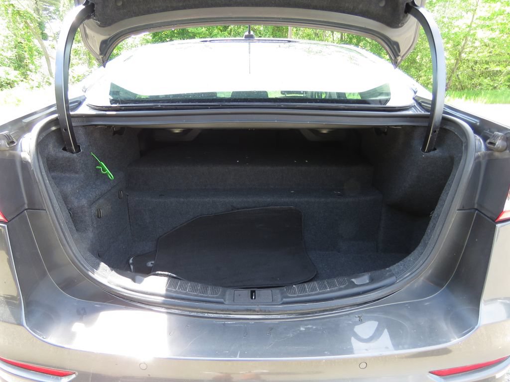 Used 2020 Ford Fusion Energi Titanium FWD image 17
