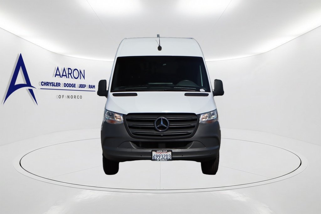 Used 2024 Mercedes-Benz Sprinter 2500 image 2