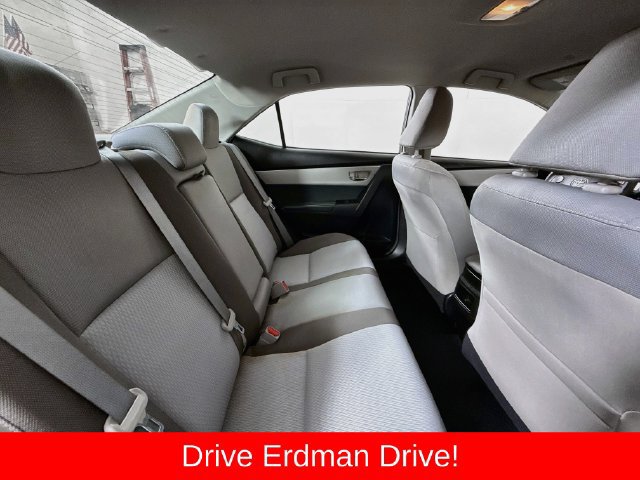 Used 2018 Toyota Corolla LE FWD image 28