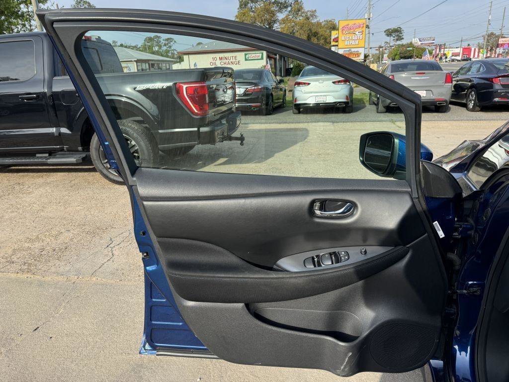Used 2022 Nissan Leaf S Plus image 12