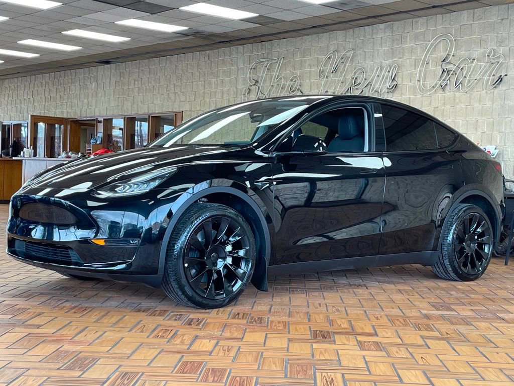 Used 2023 Tesla Model Y Long Range image 4