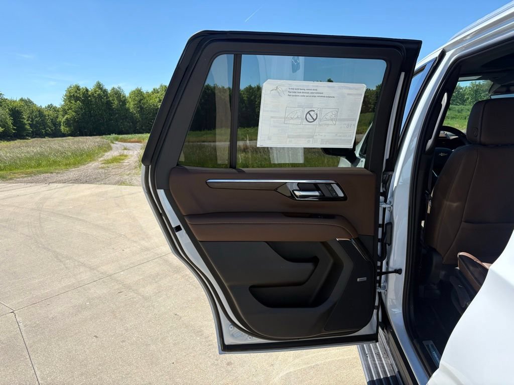 New 2026 Chevrolet Tahoe High Country w/ LPO, Illumination Package AWD/4WD image 51
