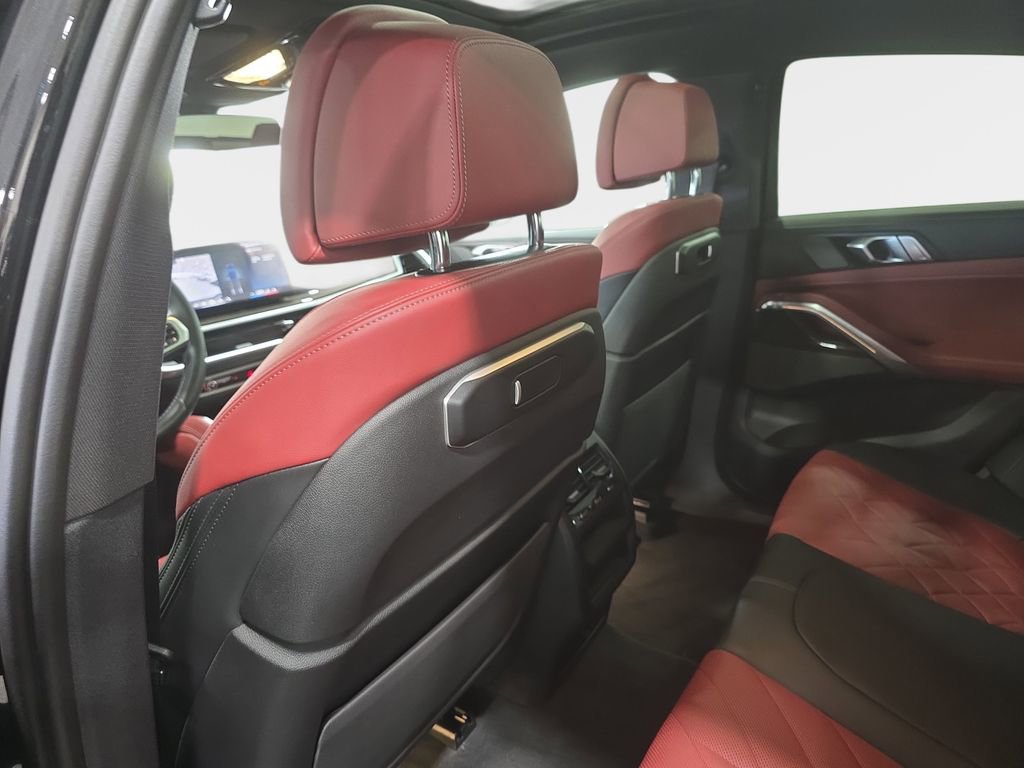Used 2024 BMW X6 M60i image 12
