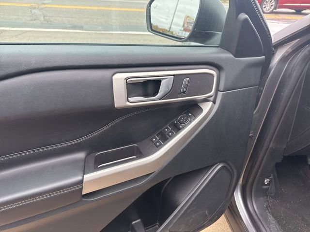 Used 2023 Ford Explorer XLT image 11