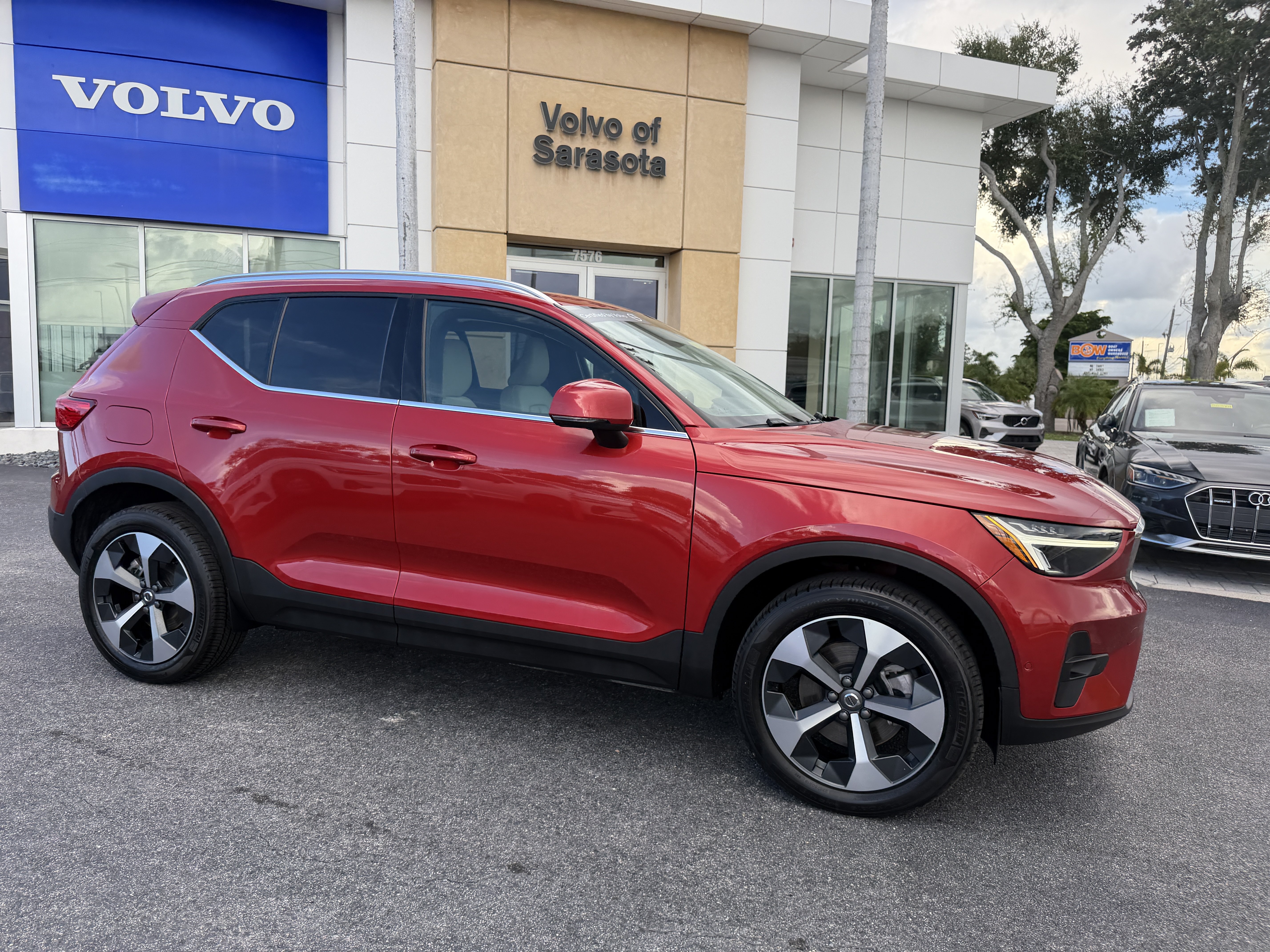 Certified 2024 Volvo XC40 B5 Plus w/ Protection Package